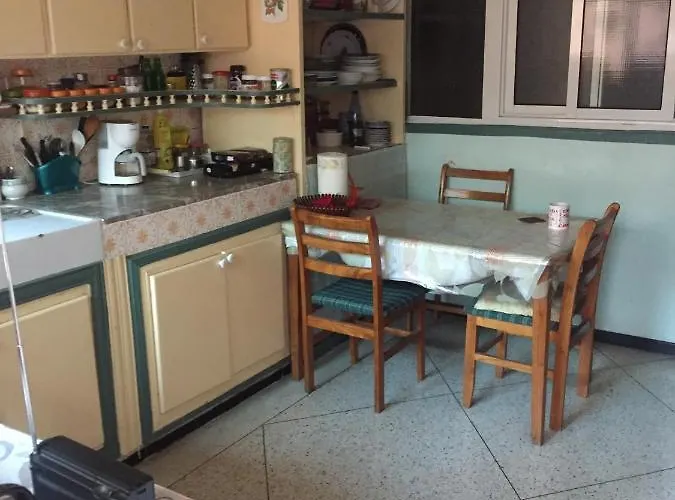 Property In A Quiet Area Close To The Train Station And Town Casa Blanca