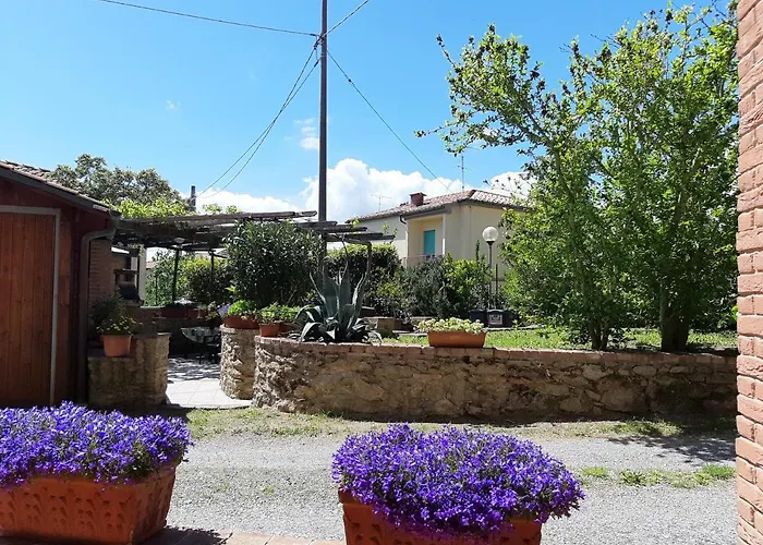 Hotel La casa in giardino Volterra