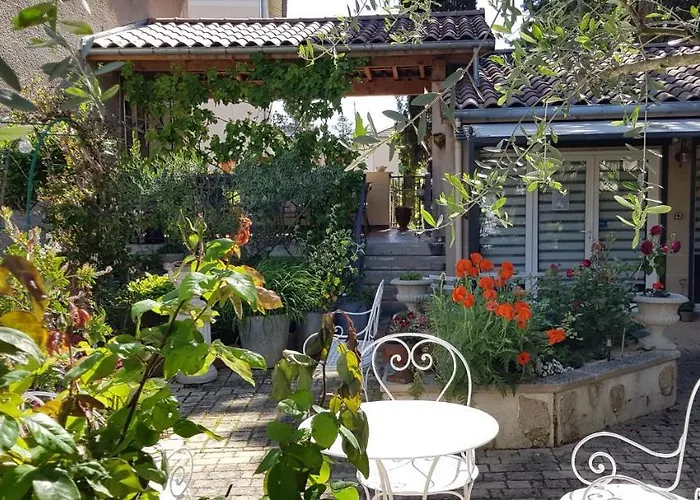 Maison d'Hôtes et Roulotte Le 6 Bis Romans-sur-Isère