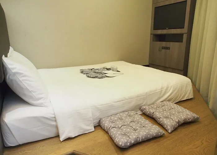 Aqueen Hotel Kitchener Singapore