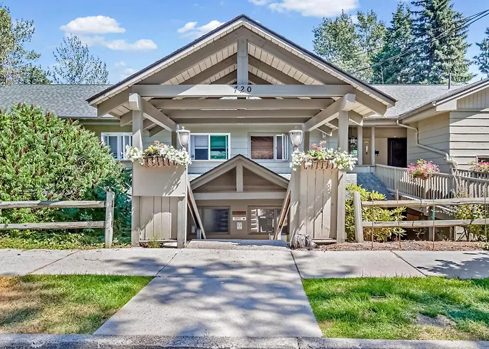 Driftwood Waterfront Gem Apartment Sandpoint