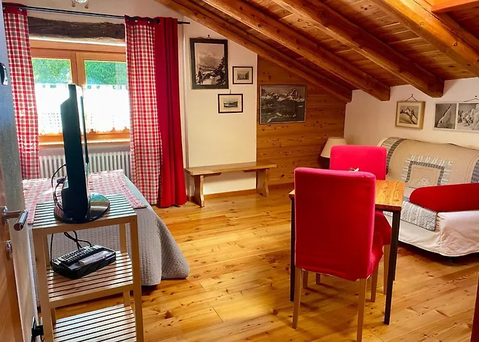 Maison Perriere - Chambres D'Hotes & Jacuzzi Ferriere