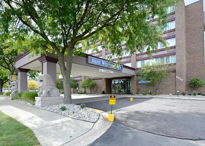 Causeway Bay Hotel Lansing