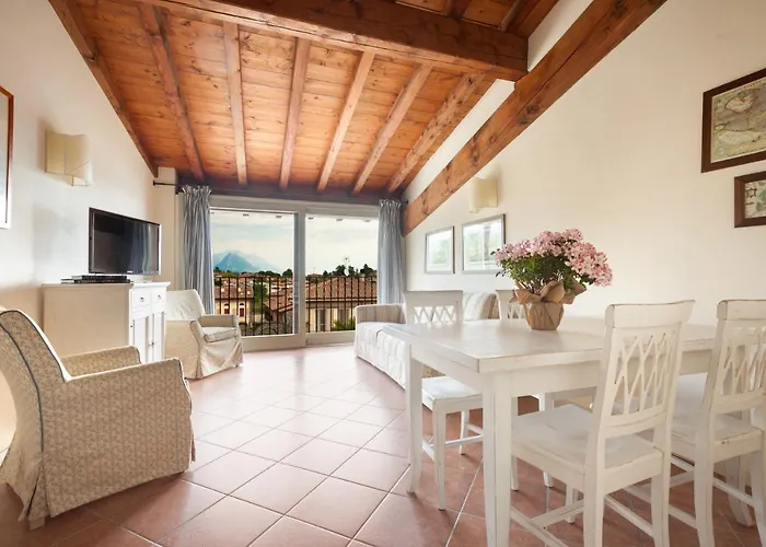 Residence Villa Antica Torre San Felice del Benaco