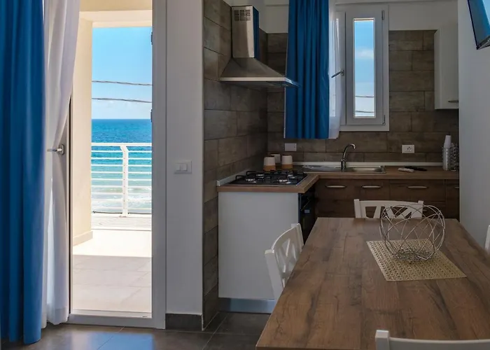 White Apartments & Spa