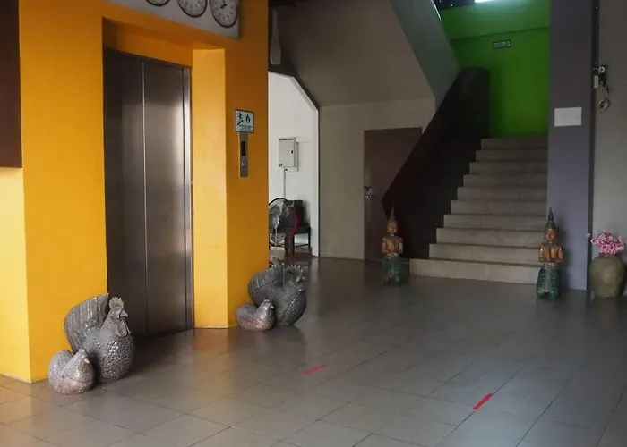 Rome Place Hotel Phuket