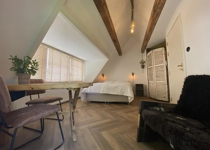 So-Hum Bed and Breakfast Den Burg