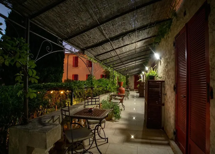 Hôtel Les Orangers Hyères