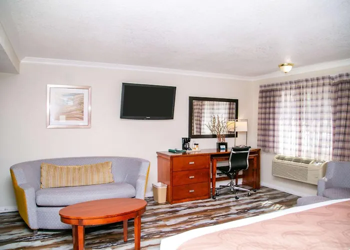 Quality Inn & Suites Thousand Oaks - Us101