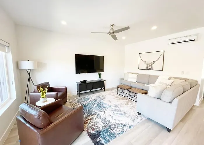 New Family-Friendly Townhome W/ Pool & Hot Tub St. George