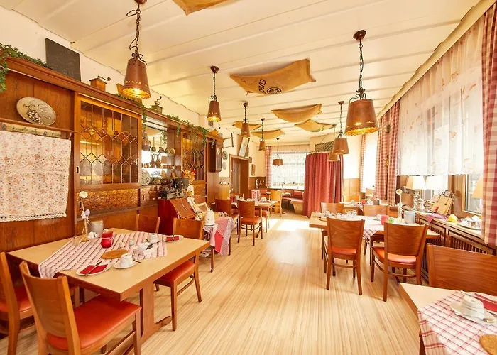 Hotel zum dicken Baum Mayen
