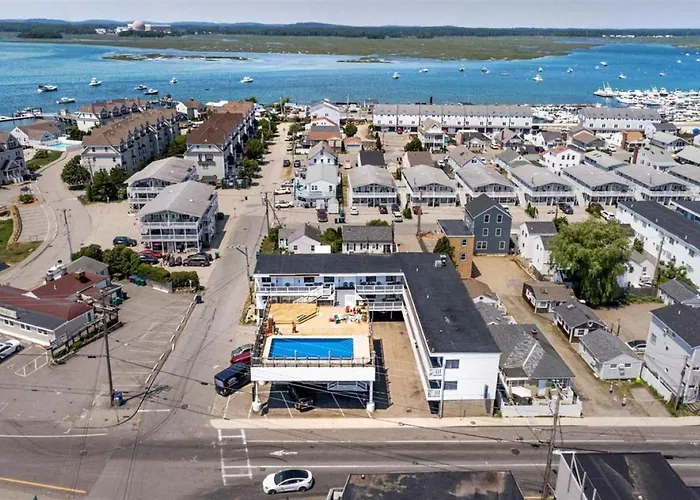 Hampton Harbor Motel