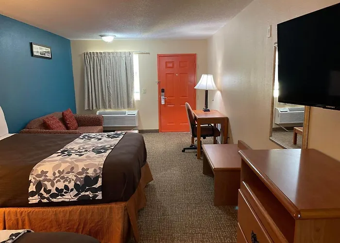 Ashwood Inn & Suites