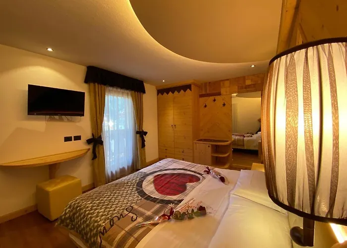 Hotel Laurino Pozza di Fassa
