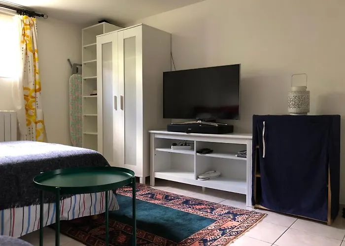 Room In House Near Lycee International St Germain En Laye