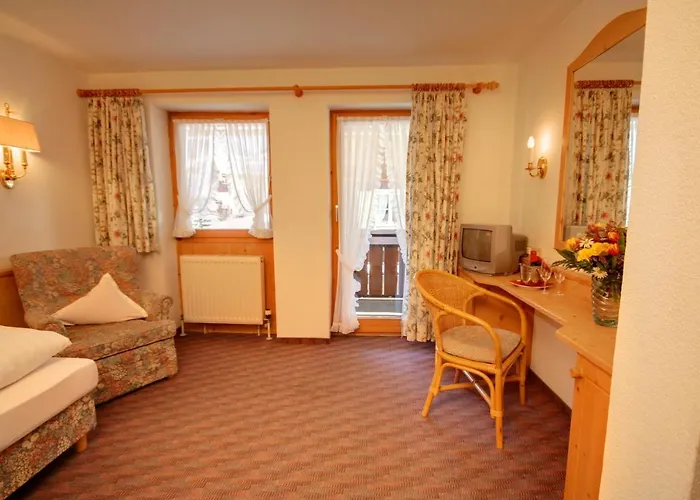 Hotel Adler Garni Hirschegg 