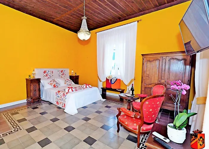 Palazzo Toraldo Di Francia Acomodação com café da manhã Tropea