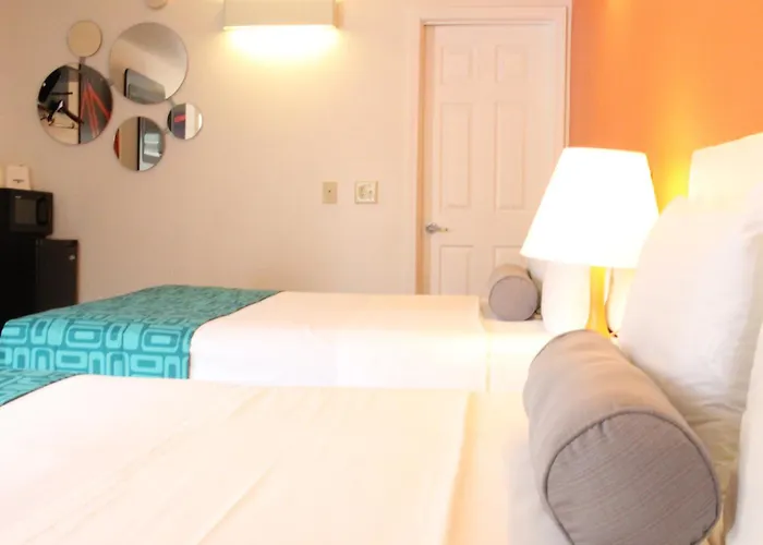 Howard Johnson By Wyndham Lake George