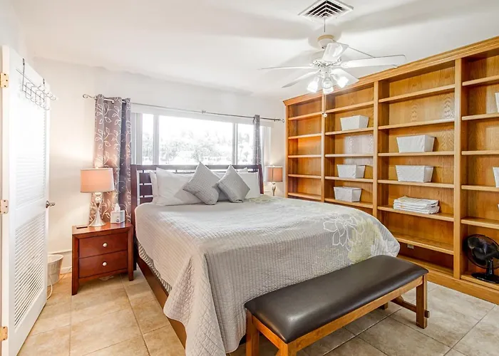 Intracoastal Escape Apartment West Palm Beach