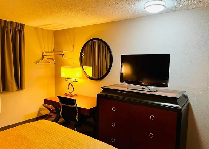 Super 8 By Wyndham Benton Harbor St Joseph Hotel