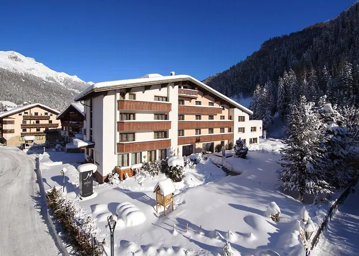 "Quality Hosts Arlberg Hotel Garni Moessmer"