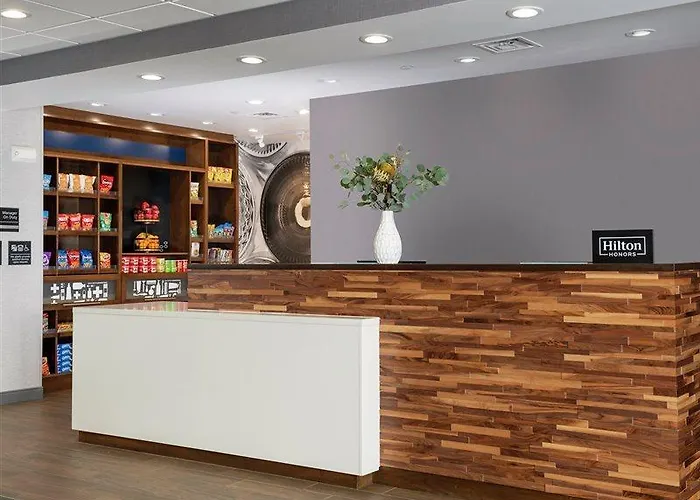 Marshfield Hotels