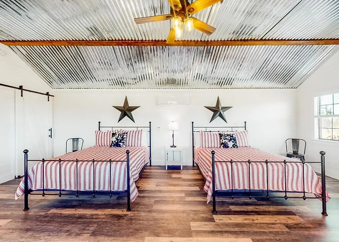 Lone Star Cottage 4