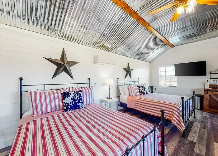 Lone Star Cottage 4
