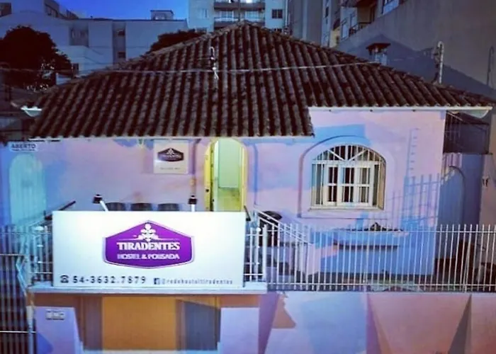 Hostel E Pousada Tiradentes 774 Passo Fundo