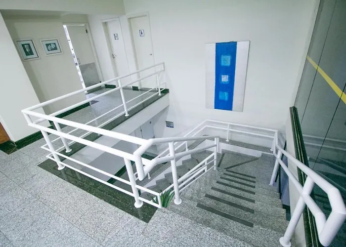 APARTAMENTO EM HOTEL NO CENTRO DE ARAXÁ - 801 - com estaciomamento