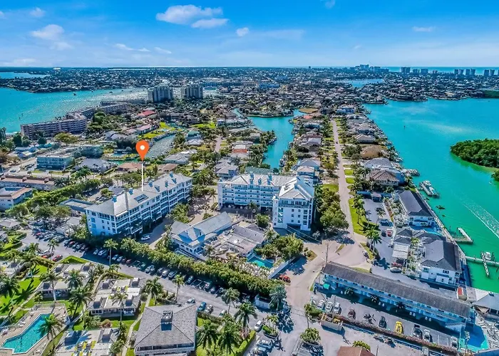 Paradise Palms At The Historic District Of Olde Marco Island