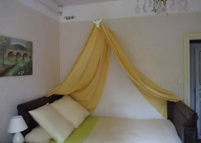 Bed and Breakfast Propriété Charbaymond à Clermont-Ferrand