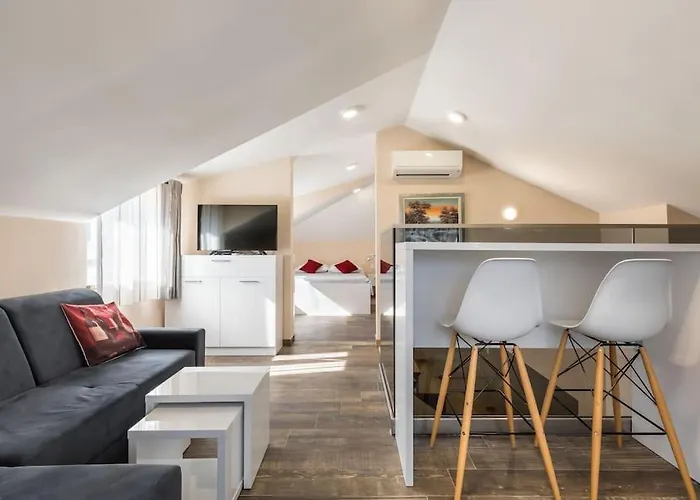 Elegant Residence Rooms & Apartments Split