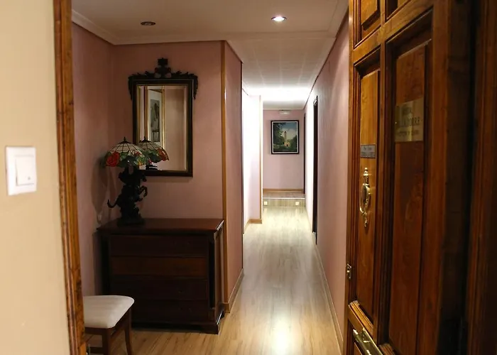 Hostal De La Torre Hostal Economico Valladolid