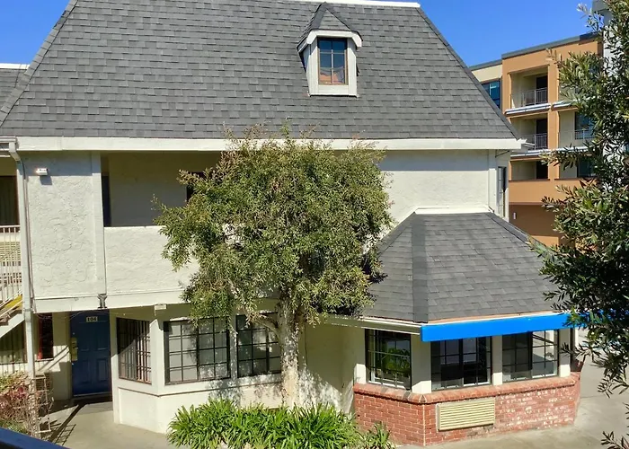 Carlsbad Village Inn