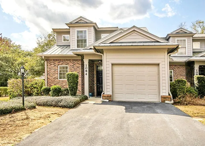 Twelve Oaks 108-4