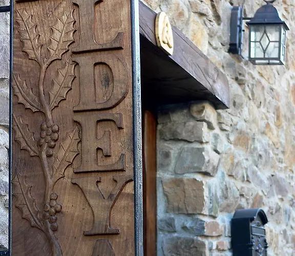 Hostal De Montaña La Aldeya