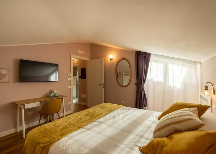 Hotels in Follonica