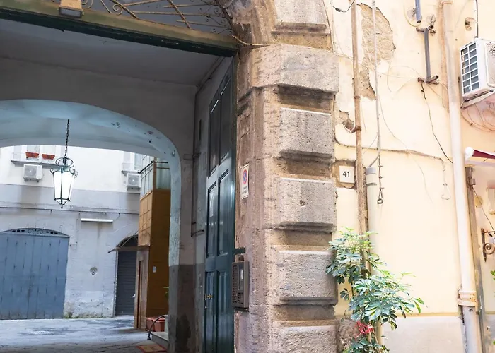 Suites Trinità in Toledo street