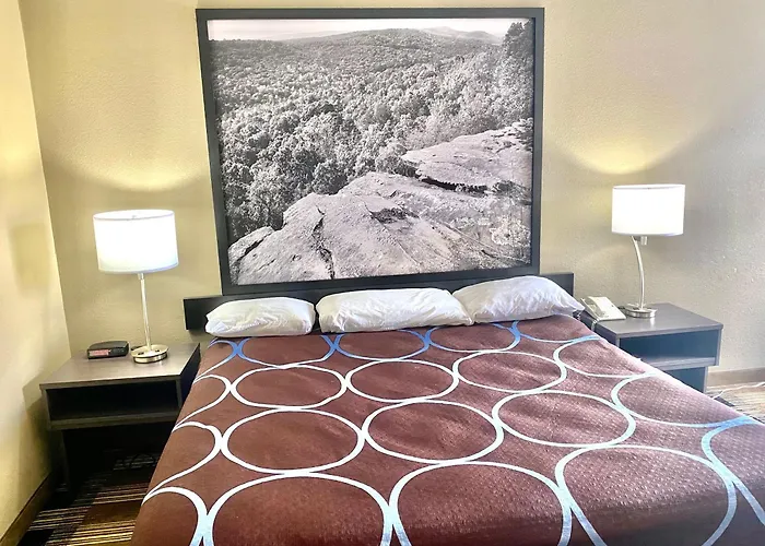 Super 8 By Wyndham Conway Hotel