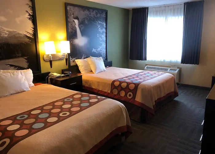 Super 8 By Wyndham Lagrande