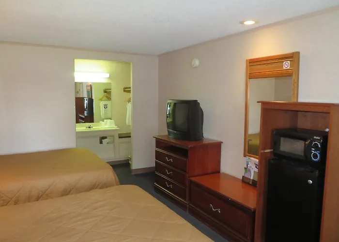 Knights Inn Canton