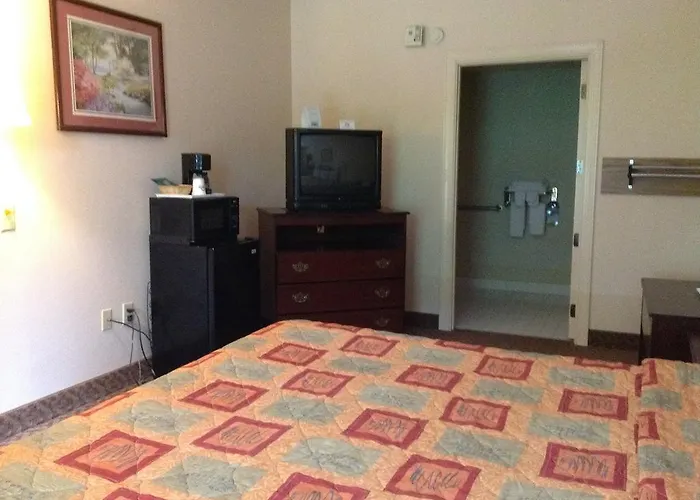 Days Inn - Chapel Hill