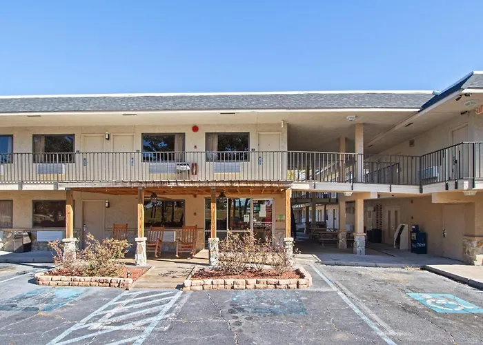 Capital O Hotel Richmond Hill/Savannah Area I-95