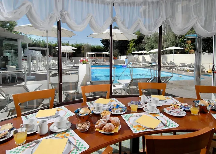 Hotel Pacific