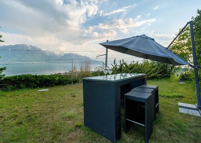 Ground Floor Rooms With Stunning Lake View & Garden Access Montreux