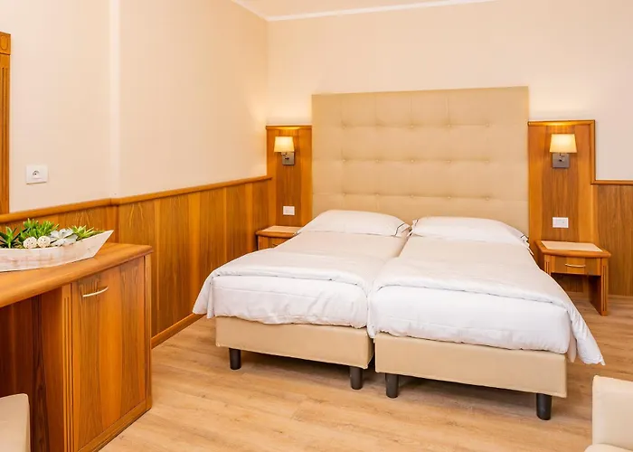 Hotel Centrale Garda 