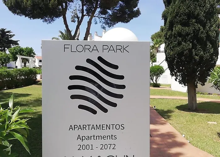 Aparthotel Flora Park & Aquarock Cala'N Bosch 