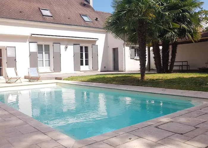 Pool House In Disneyland Bmyguest Serris