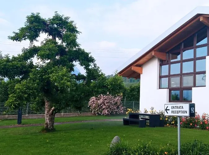 Bed and Breakfast Agritur Deromedi Cles